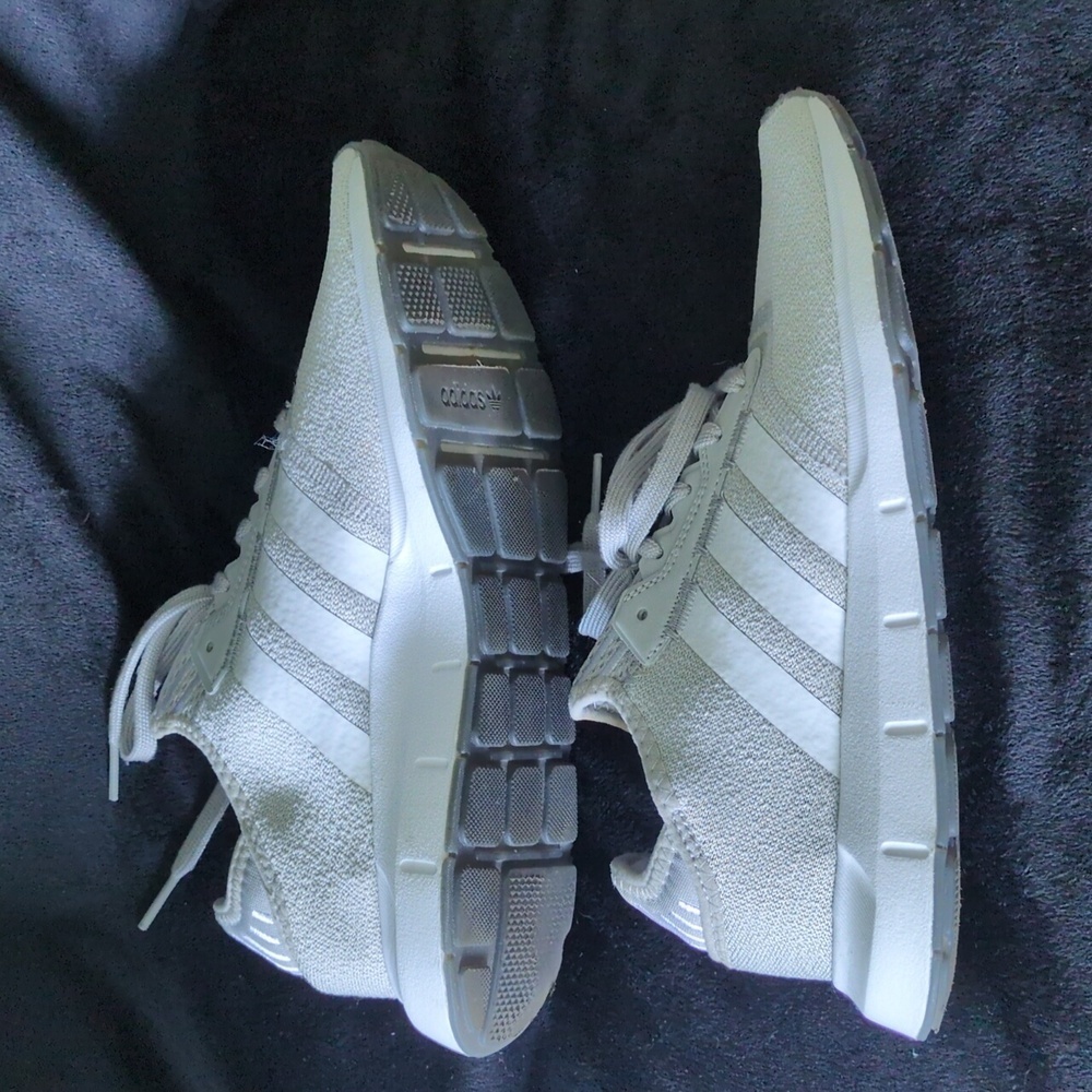 Adidas Swift Run X Women’s sz 9 - Picture 4 of 7